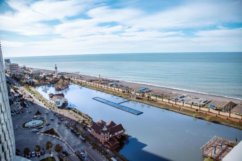 Apartment 16,26,27 Floors In Alliance Palace Batumi Exterior foto